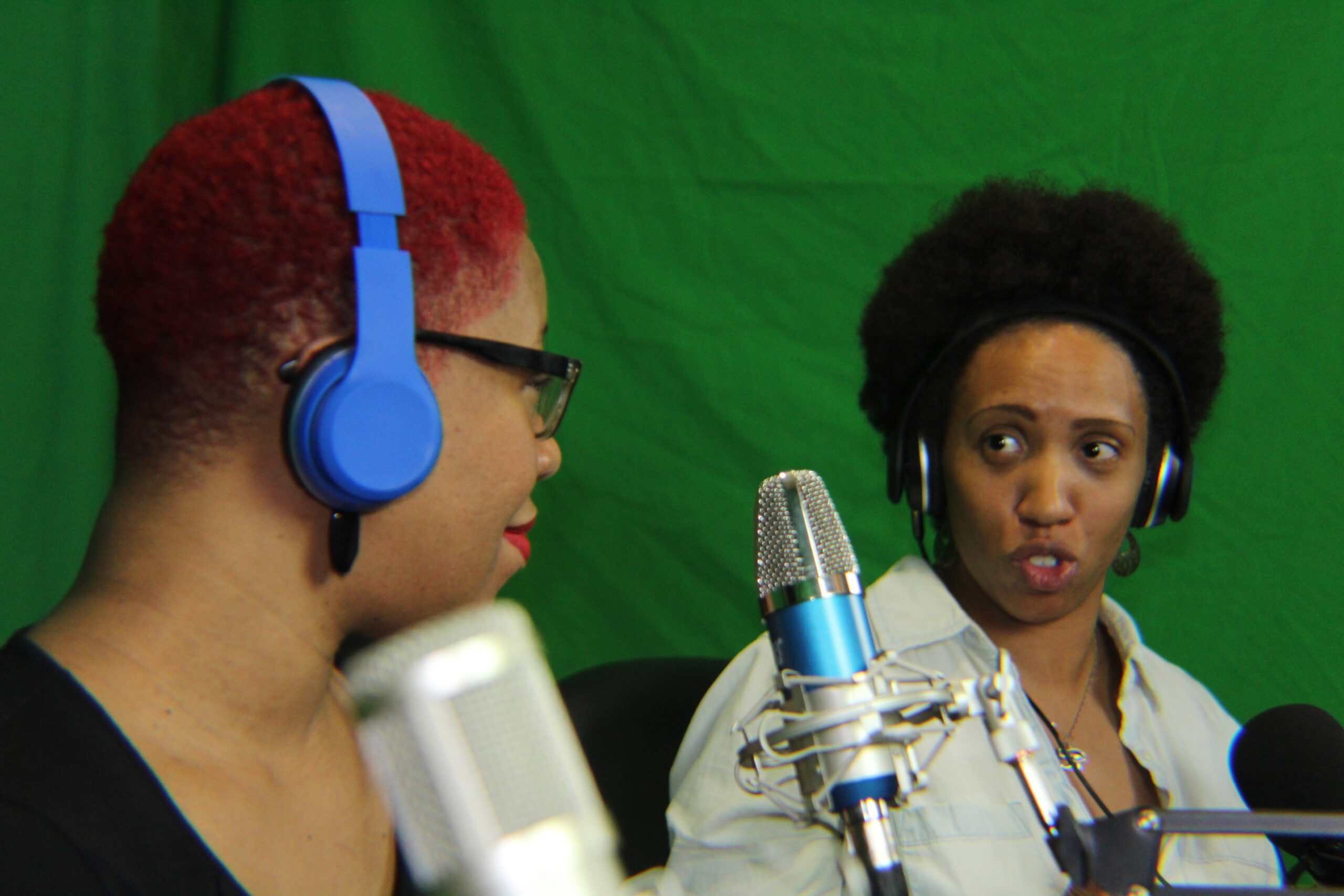 The BlackTeaBrownSuga Network | Q&A with ‘Mom Chat’ Show Host Delmesha Richards